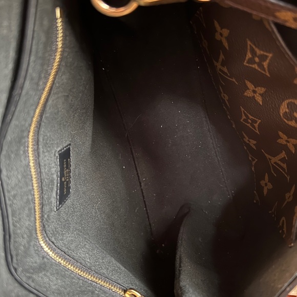Louis Vuitton One Handle Flat Bag - Picture 3 of 16